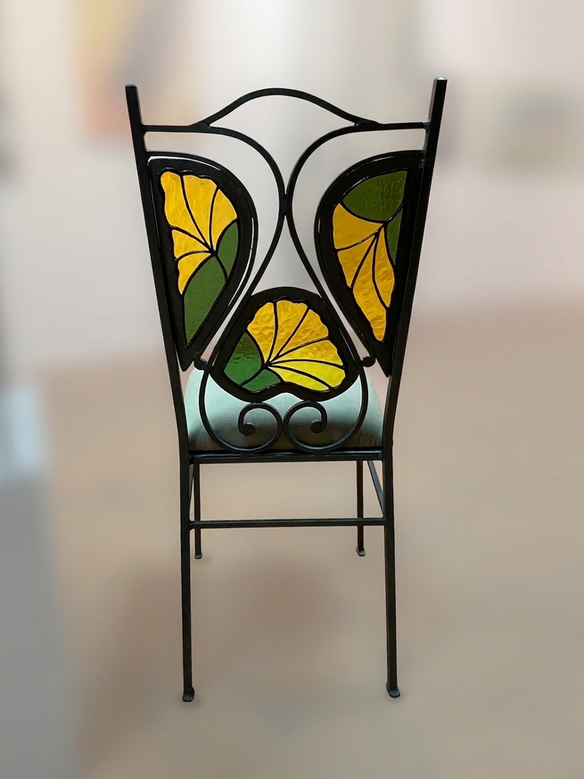 Mobilier de artă - scaun cu flori galbene